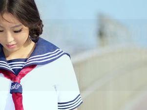 AISS爱丝(钻石版) – 在佳慧的制服中迷失自己？这张图片里反正会引起你的小小共鸣。