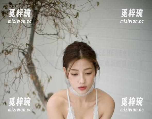 哦，G.su(全智秀)，谁能抗拒这“LEEHEEEXPRESS-LERB”的美图合集呢？真是一个无底洞的吸引力…