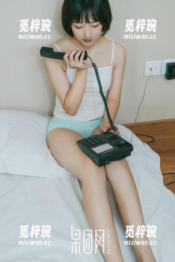 GIRLT果团网-甜Abby GIRLT果团网 - “甜Abby”的白衬衫原图,免费拿走,心里的小激动有点控制不住了。