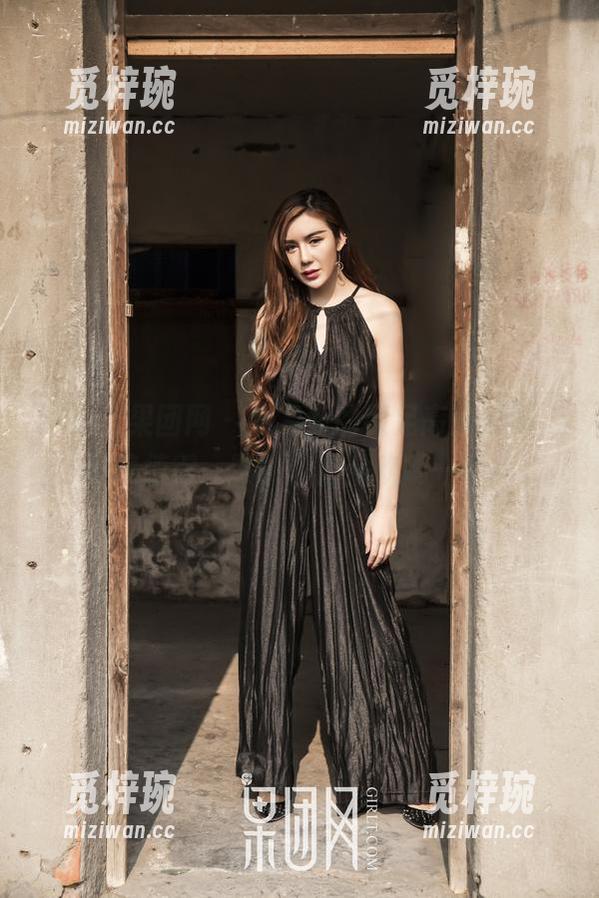 GIRLT果团网-裴希西 GIRLT果团网 - 裴希西的裸足高清公司,图集值得一赞!你最喜欢哪一步?