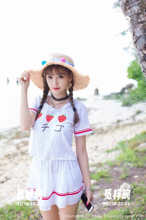 IMiss爱蜜社-果儿Victoria IMiss爱蜜社 - 果儿Victoria的新写真,脚趾的气场居然不输网红妆