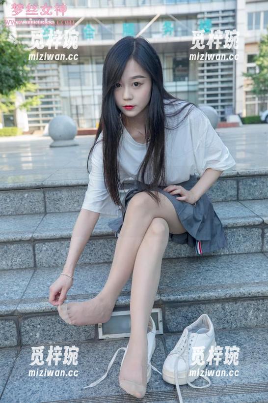 MSLASS梦丝女神-张莹 MSLASS梦丝女神 - 每次看到张莹的青学女神作品,下载的时候总在想,能不能让我也成为个青学神?