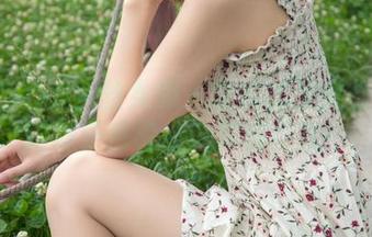 MSLASS梦丝女神 – 晓晓的美图合集：这袜子薄得让人忍俊不禁！