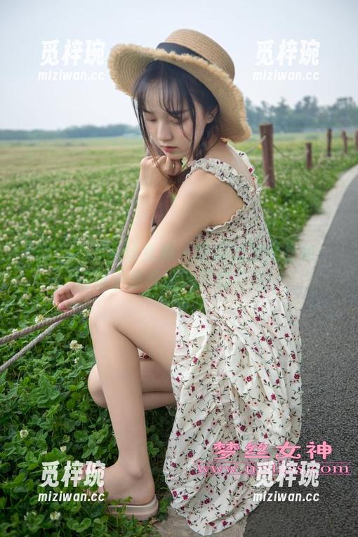 MSLASS梦丝女神-晓晓 MSLASS梦丝女神 - 晓晓的美图合集:这袜子薄得让人忍俊不禁!