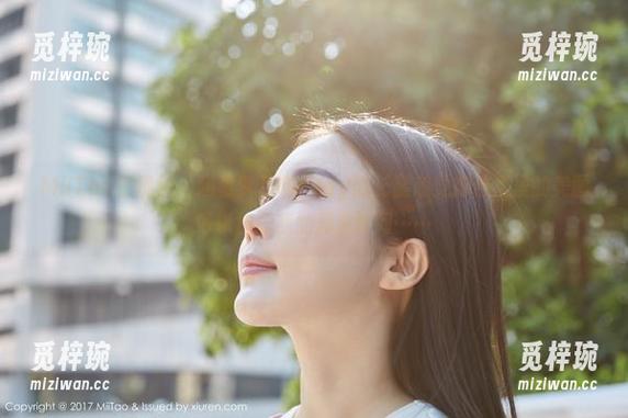 MiiTao蜜桃社-梦乃Mandy MiiTao蜜桃社 - 越看梦乃Mandy的长腿越觉得合集里的美图可以拖延我的周末时间……