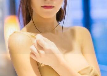 QingDouKe青豆客 – 所谓秘书，就在施忆佳Kitty酱的私房照片里若隐若现
