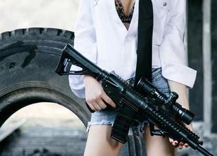 UGirls尤果网 – 不一样的白衬衫，周妍希图包里竟然藏了很多惊喜！