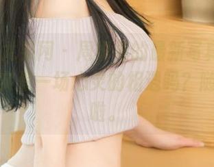 UGirls尤果网 – 周妍希的最新写真：“双人”其实是一场心灵的相遇吗？随便想想啦。