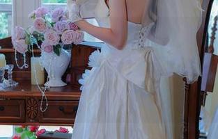 Xiuren秀人网 – 圈内美女，周思乔Betty在线的旗袍写真：我这小心心摇摆得像打了波浪鼓。