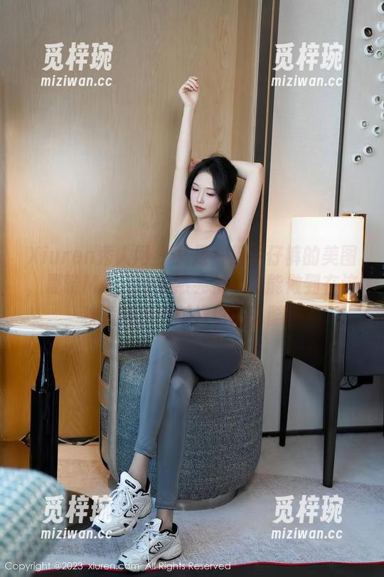 Xiuren秀人网-夏晓Maggy Xiuren秀人网 - 又是一组牛仔裤的美图,夏晓Maggy果然会挑,谁能做到在这秋意浓浓的时候也这么酷?