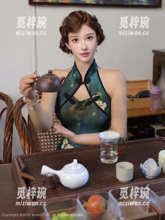 Xiuren秀人网-林乐一 Xiuren秀人网 - 当林乐一遇上黑色:下载一键搞定,来场视觉的‘黑暗料理’!