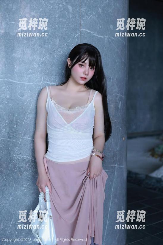 Xiuren秀人网-苏曼兮 Xiuren秀人网 - 看苏曼兮的少女写真,我开始怀疑自己对“青春”的定义了