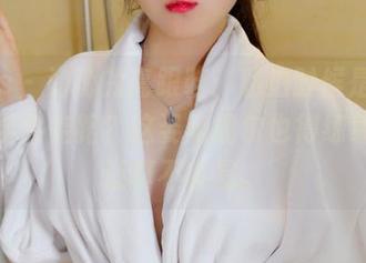 pans – 沁沁的高跟鞋：私拍时候是不是都得学会走路？这姿势偶尔也得练练，但还真不容易。