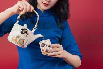 丽柜 – 蕊蕊的亮眼私拍：视线焦点是双生花，圣诞夜的花开，是不是又在撒糖？