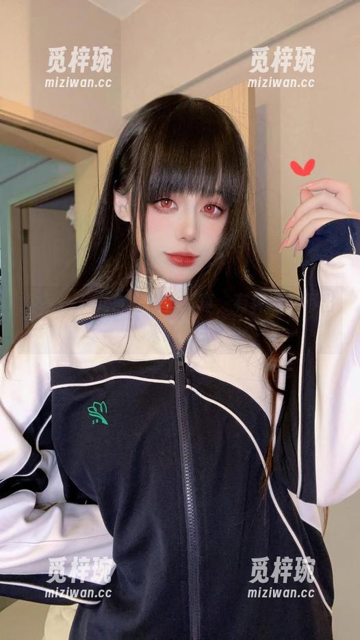 九言 分享一下九言的护士写真,有种…说不出来的吸引