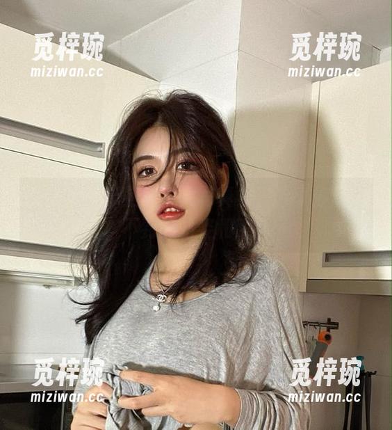于芷晴 微密圈 - 于芷晴修女写真集,分享你想象不到的站姿和眼神