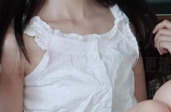 五更百鬼的制服写真，有点让人想到底是穿衣服的她，还是她的衣服更迷人？