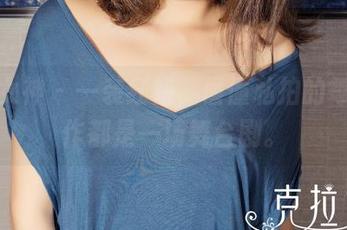 克拉女神 – 一袭红裙，僮僮私拍的每个动作都是一场舞台剧。