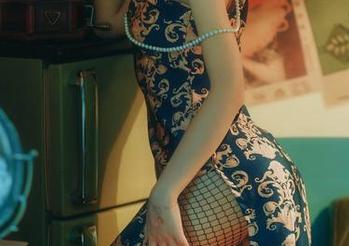 兔玩映画的蓝白条纹浴室写真，不只是洗澡那么简单，有点小心机哦