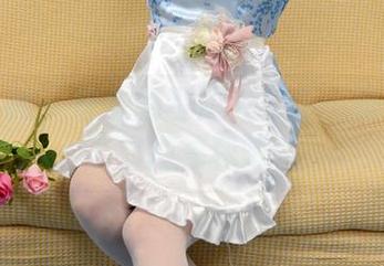 初夏女神 – 依依的厨娘大变身：做饭是为了显摆福利吧？