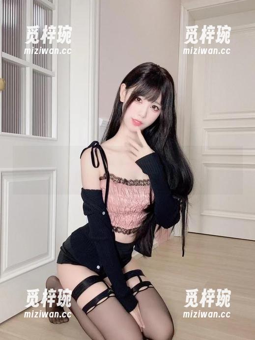 十万口草莓粥粥 微密圈 - 这不是普通的短裤美图合集,是十万口草莓粥粥的天崎地称!