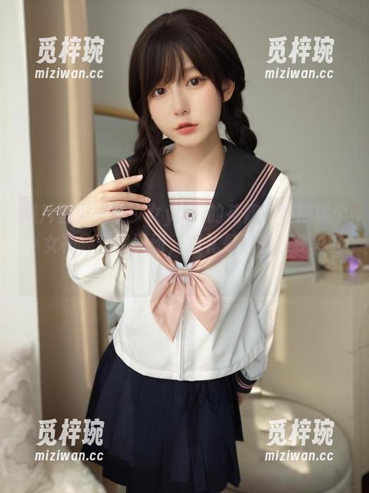 发条少女yoki 照片里,发条少女yoki的花嫁,站得像个小女神,但想问问,婚礼是不是还要彩虹气球呢?