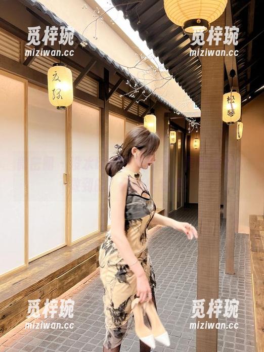 周妍希 微密圈 - 没水印的旗袍原图,周妍希怎么做到的?分享给我吧!