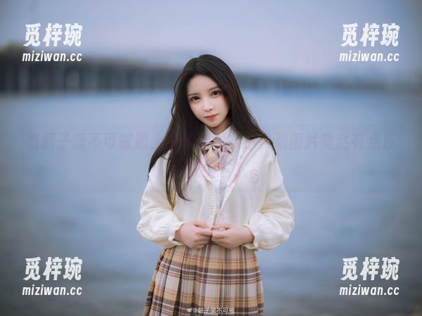 妍子坚不可摧 当妍子坚不可摧遇上传统定制,小舟潮图片竟然有点反常规的魔力。