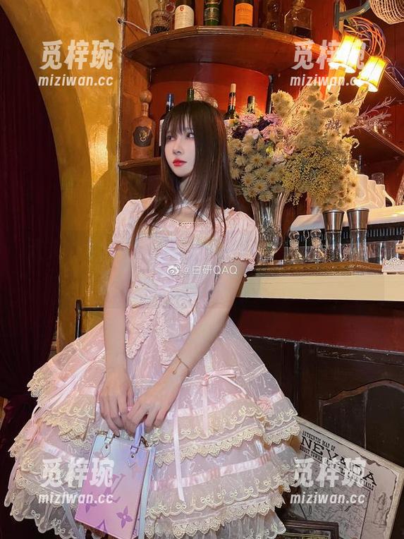 妖君白研 双人共享:妖君白研+网盘=无穷的可能性,你看出门了吗?