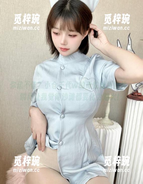 小仓千代w 你信不信?小仓千代w的毒蛇泳装图片,瞬间让我觉得沙滩都要化为烟火!