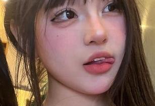 微密圈 – 小优优子的双马尾写真，难道这是穿越来的前卫？