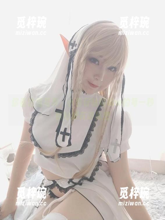 小容仔咕咕咕w 你看这组写真,小容仔咕咕咕w的每一秒都好像在讲秘密