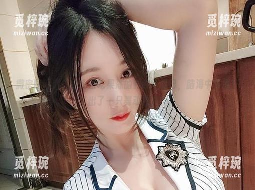 小玉吃果冻 微密圈 - 我在看小玉吃果冻的豹纹带尾巴,脑海中却意外飞出了一只舞动的狮子!