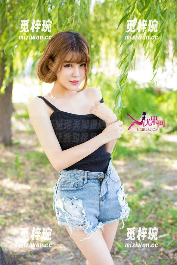 尤果网-田慕儿 尤果网 - 不觉得光脚很尴尬吗?田慕儿的美图套图竟让我对裸足产生了新的认识。