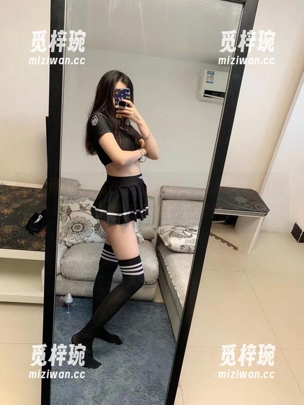 提袜少女 微密圈 - 提袜少女的图集,双人间透出的情愫,你感受到什么了吗?