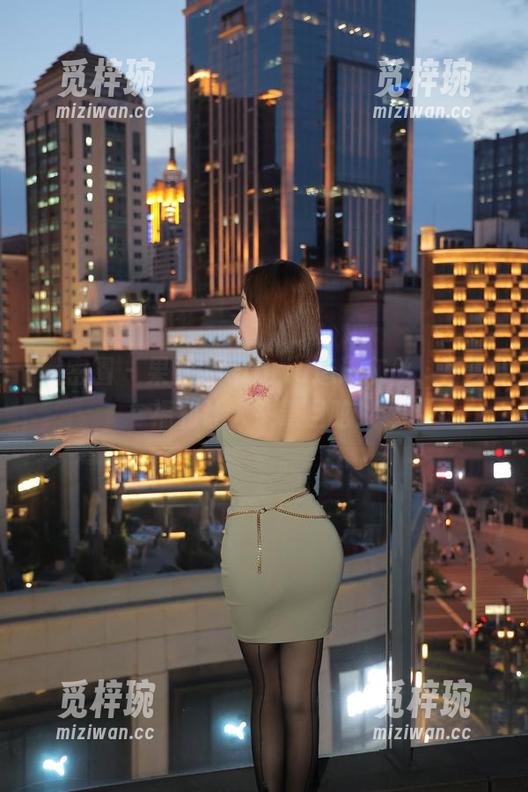 果儿Victoria 微密圈 - 果儿Victoria造访灰丝,写真福利让人头晕目眩!