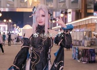 “桃墨公子”又来分享万圣节的美图，神奇的蕾姆造型真让人眼前一亮！