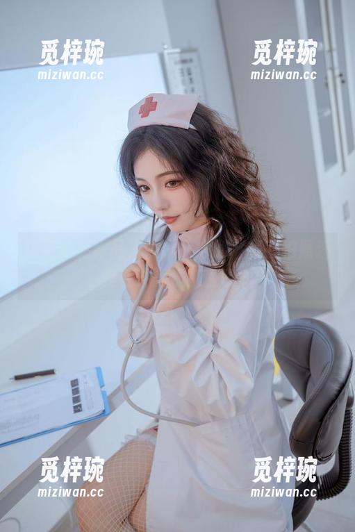 桃良阿宅 这组油亮作品,桃良阿宅到底是在拍照还是在油漆厂打工呢?