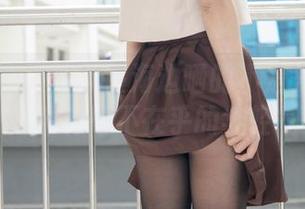 梦丝女神 – 苏柔在海边晒的不是只是一身，也是那种毫不在乎的年轻气息。