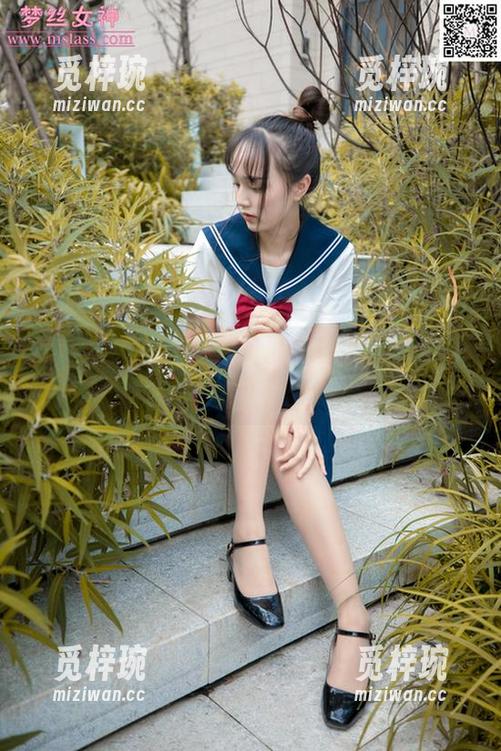 梦丝女神-魏婷婷 梦丝女神 - 魏婷婷与她的原图护士形象,心中默念逼格满分