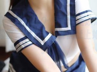 模范学院 – 当SOLO-尹菲碰上泳池：图库更新太频繁，我的下载量快赶上她的水费了！