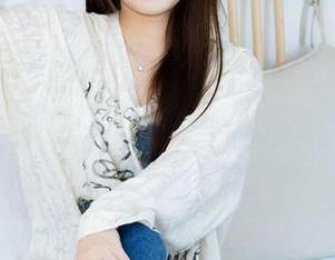 物恋传媒 – 当嘉木遇上豹纹，这组写真我只能说，非得用“刺激”来形容，心中却有点模糊不清的期待？