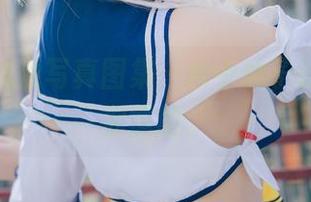 瓜希酱泳池写真图集：水中仙子的日常，你懂的。