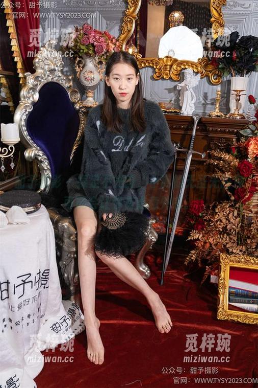 甜予摄影-小离 甜予摄影 - 裸足不光鲜,小离的无圣光图包可能会让你有点意外哦。