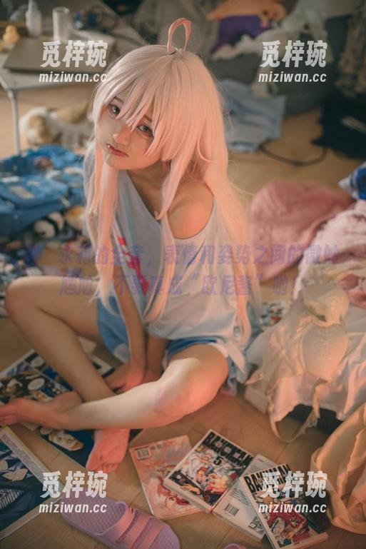 神沢永莉 神沢永莉的全套,表情和姿势之间的微妙尴尬,不要真成“欧尼酱”啦!