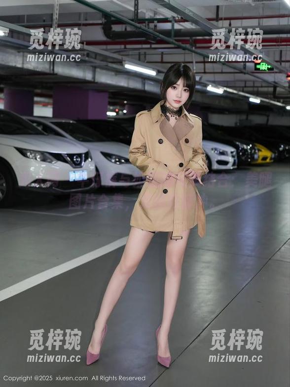 秀人网-奶瓶 秀人网 - 牛仔裤与奶瓶的完美结合:美腿图片合集,双腿向前冲。