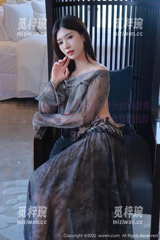 秀人网-汁汁 秀人网 - 图集中那袭和服,汁汁的美丽似乎有点超现实...当然,我还没找到遥远的现实。