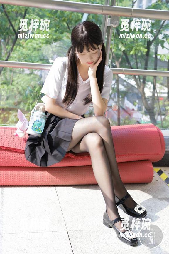 稚乖画册-赤西夜夜 稚乖画册 - 想象中的精灵:赤西夜夜的初音少女写真惊艳了我的夜晚!