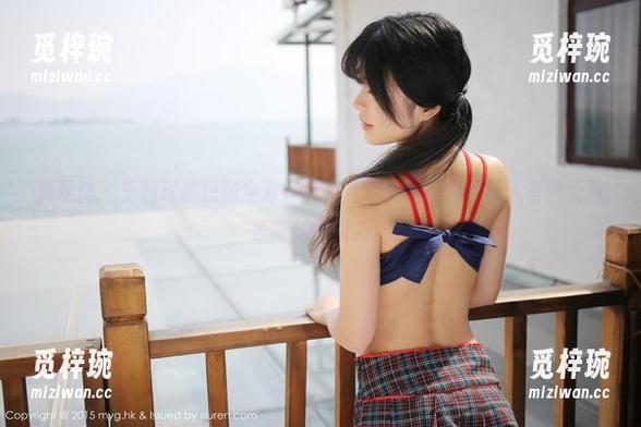 美媛馆-王馨瑶 美媛馆 - 王馨瑶的短裙全套写真集,这个搭配真的让人有种无法言喻的吸引力。