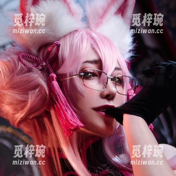 翎柒菜菜 怎么会有这样的学姐?翎柒菜菜的写真美图让我一时间目不转睛。